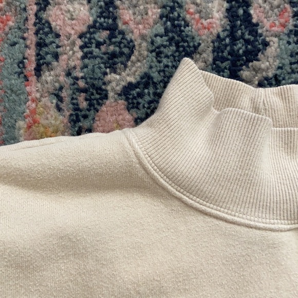 Tna Aritzia fleece sweatshirt - Picture 3 of 4